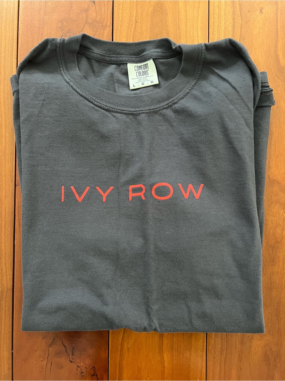 Ivy Row has Comfort Colors Charcoal Crewneck Tee—NWOT!